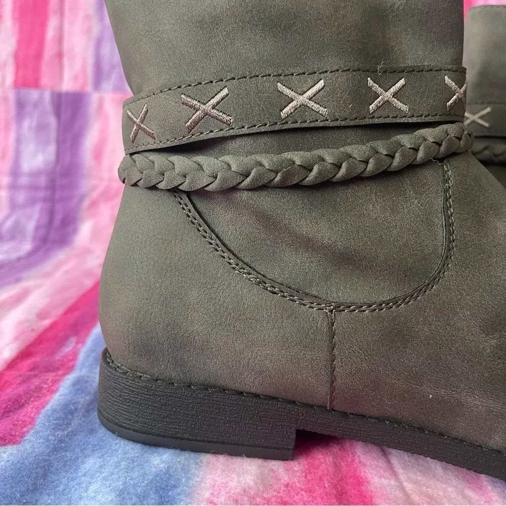 GC Shoes Nettie AnKle Boots Grey Size 10 new without tags or box